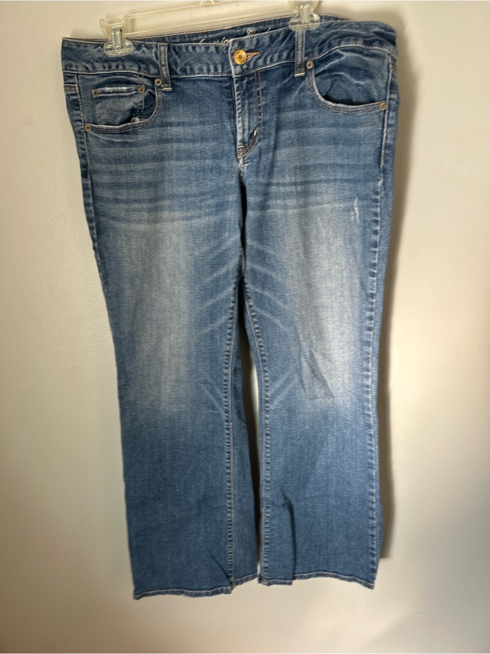 American Eagle Outfitters Women's Light Blue Boyfriend Jeans